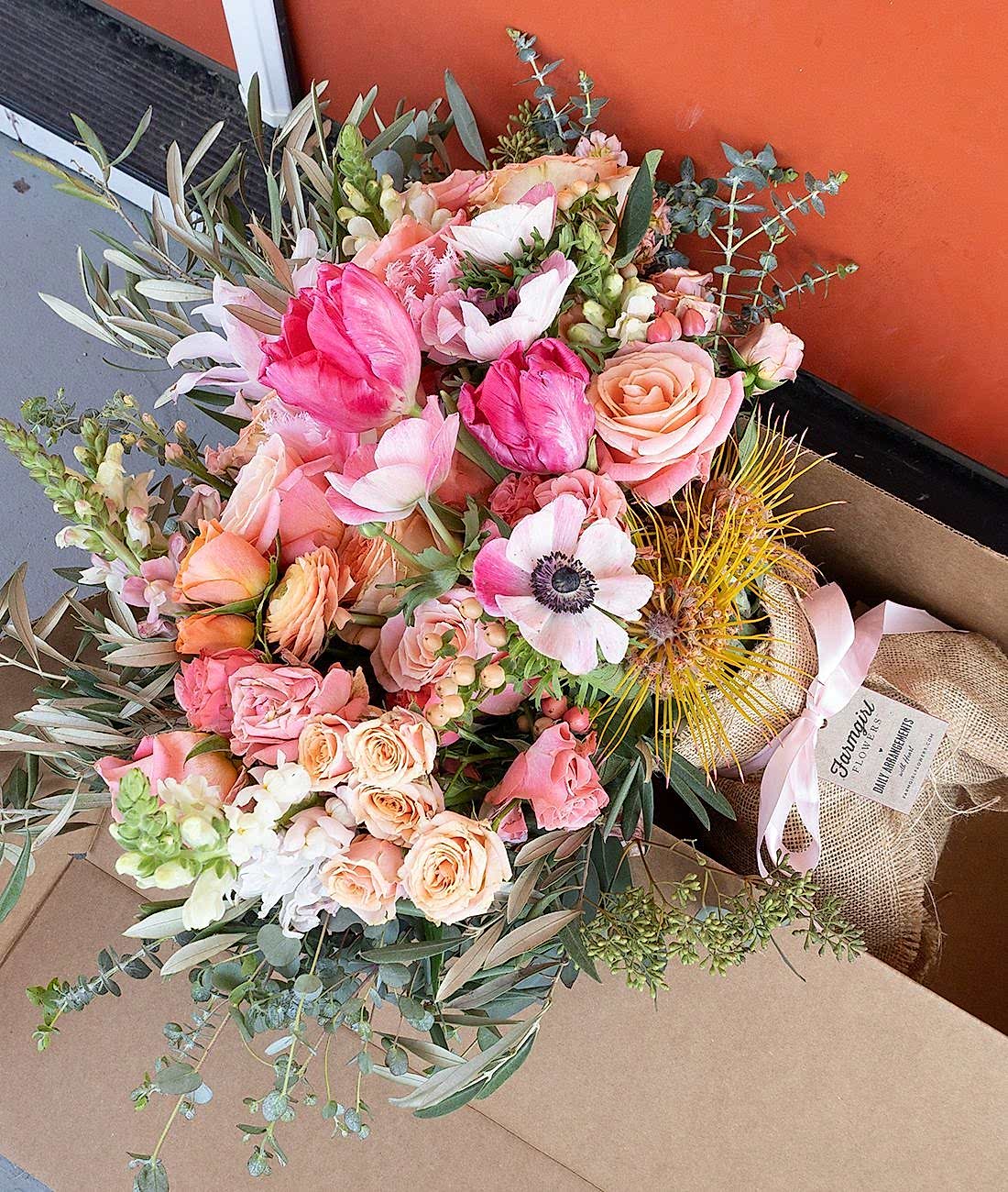 How To Go From Burlap-Wrapped Bouquet To Vase Arrangement (It’s As Easy As 1-2-3!) thumbnail